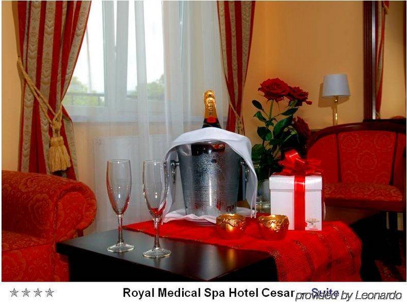 Royal Medical Cezar Hotell Truskavets Exteriör bild
