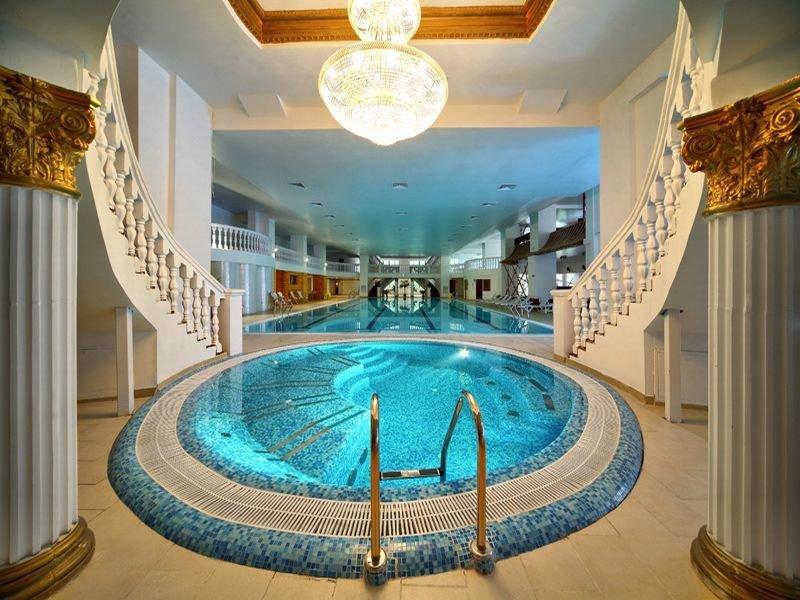 Royal Medical Cezar Hotell Truskavets Exteriör bild