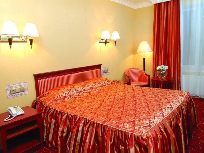 Royal Medical Cezar Hotell Truskavets Exteriör bild